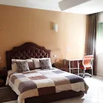 ☆Hivernage☆ Charming , Spacious & Bright With Pool