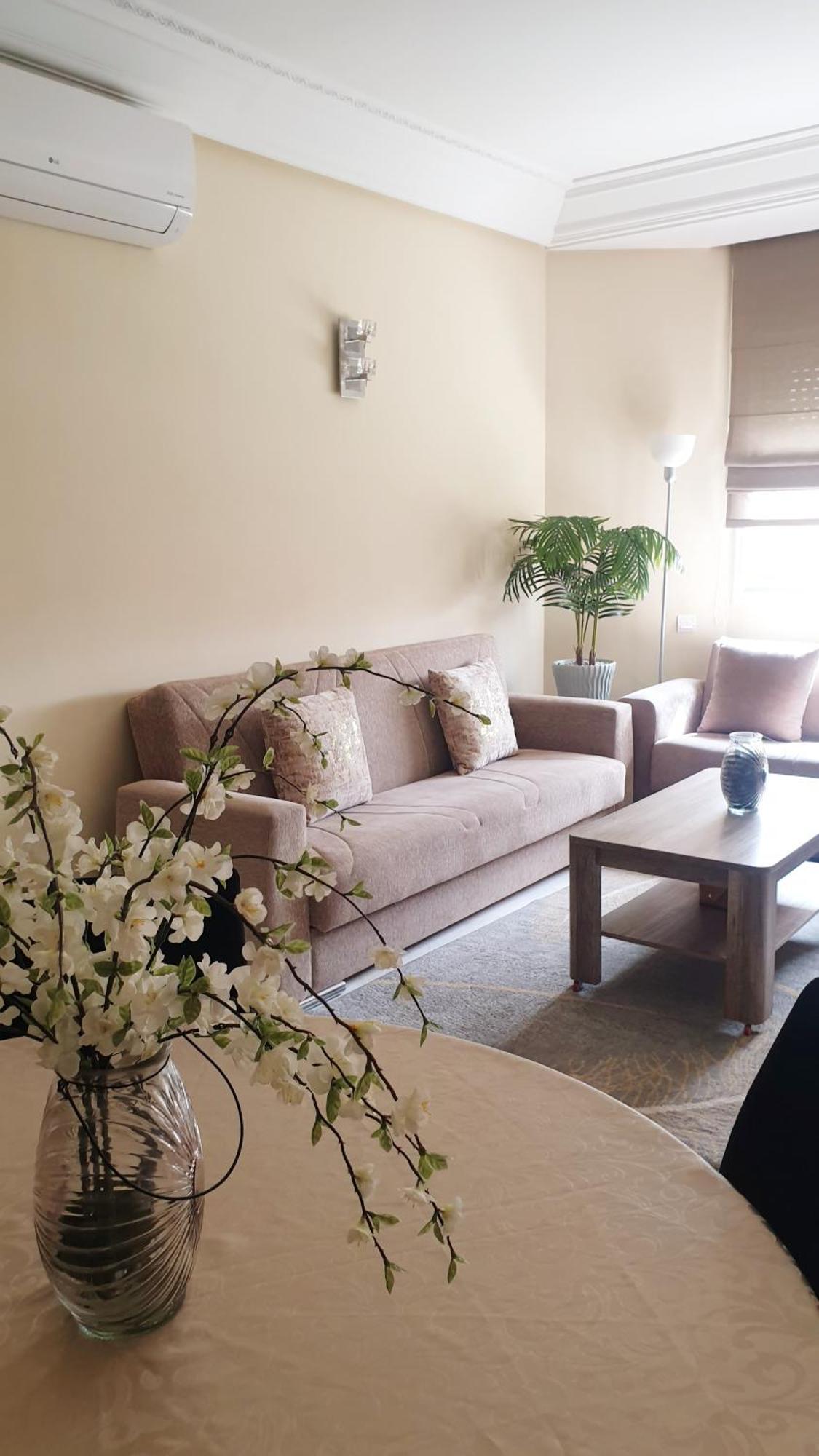 Appartement ☆hivernage☆ Charming , Spacious & Bright With Pool